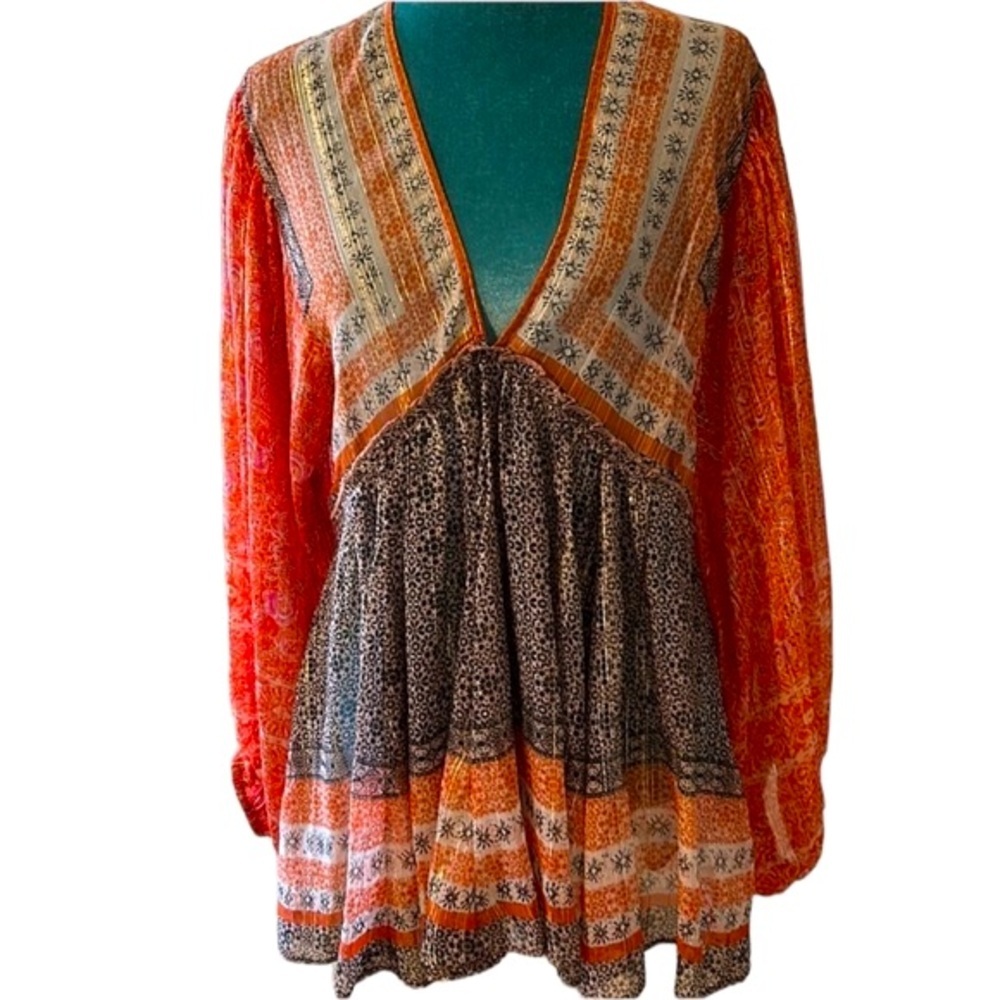 Free People VNeck Long Balloon Sleeve Blouse Printed metallic gold detail Small